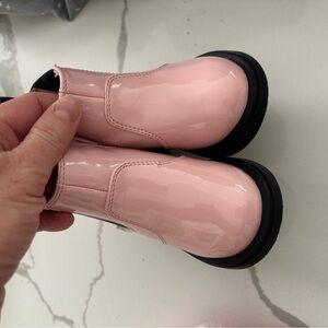 GAP Glossy Pink toddler Chelsea Boots size 4